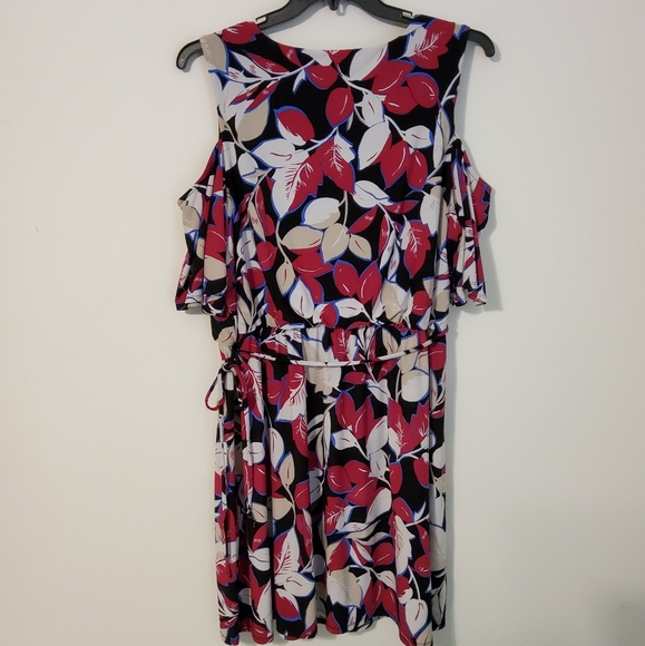 ROZ & ALLI WOMAN 2X FLORAL PRINT SHIFT DRESS COLD SHOULDER SCOOP NECK - Picture 6 of 9